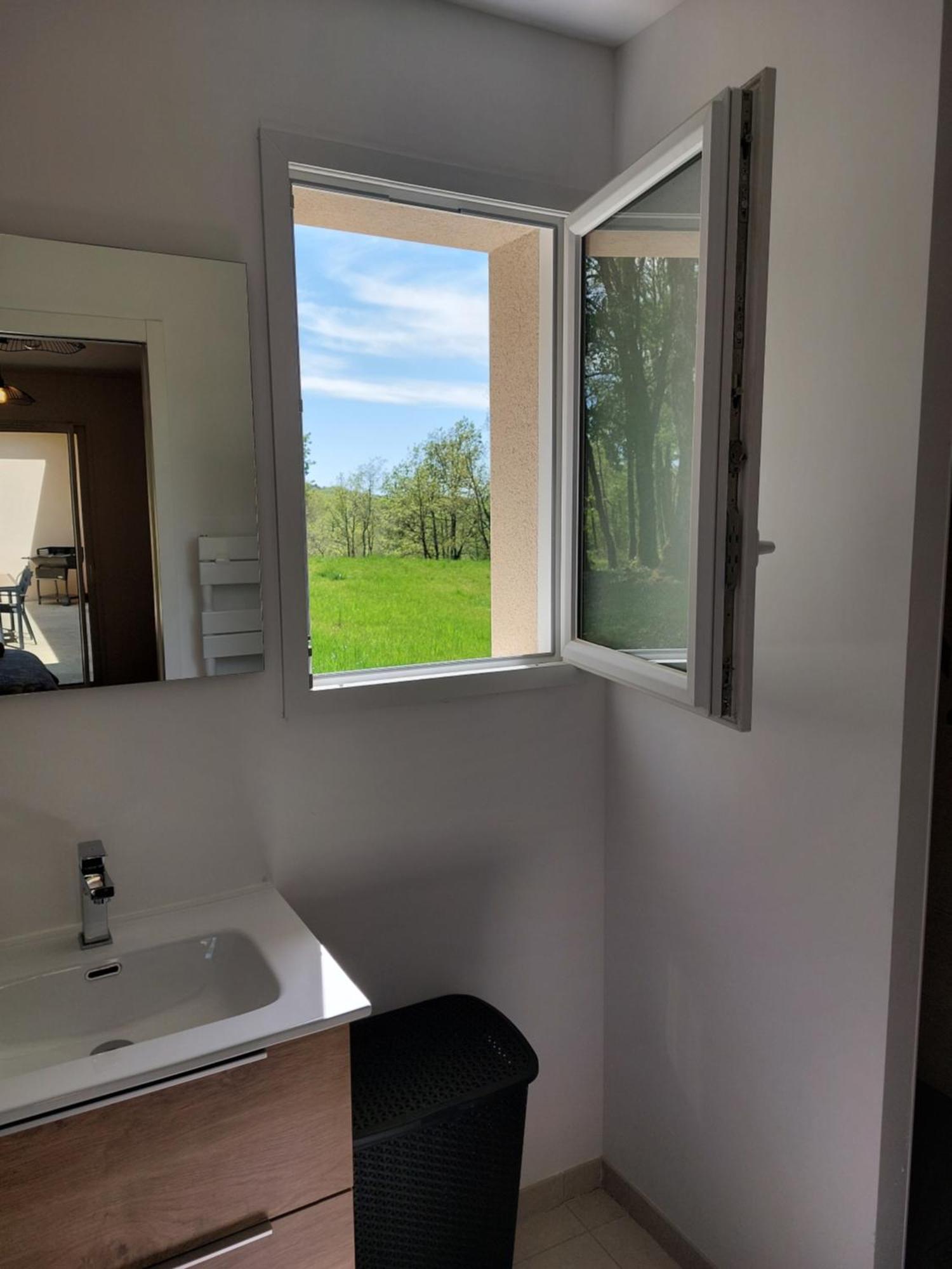 "Jolie Maison Confortable Au Coeur D'Un Environnement Calme Et Boise" Saint-Vincent-sur-l'Isle Luaran gambar